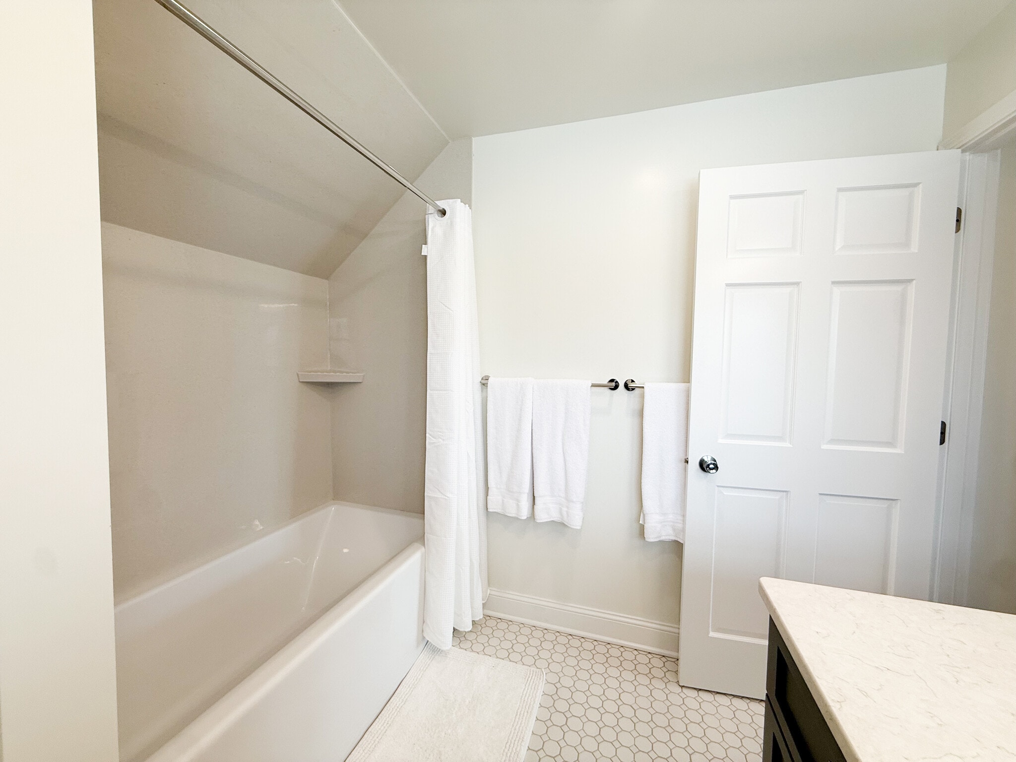 Building Photo - 602 Grove St