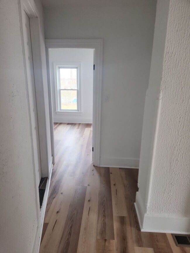 Building Photo - 264 N Jackson St