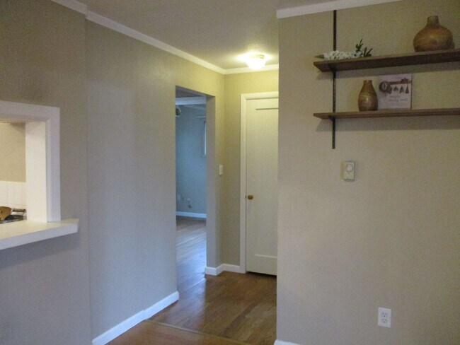 Building Photo - Adorable 3 Bedroom, 1 Bathroom Home in Tacoma