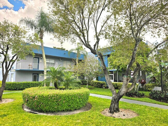 Building Photo - 719 Flanders Dr