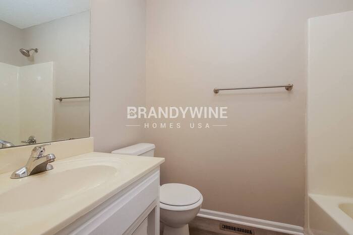 Building Photo - 809 Canter St