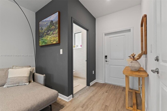 Building Photo - 403 NE 212th St