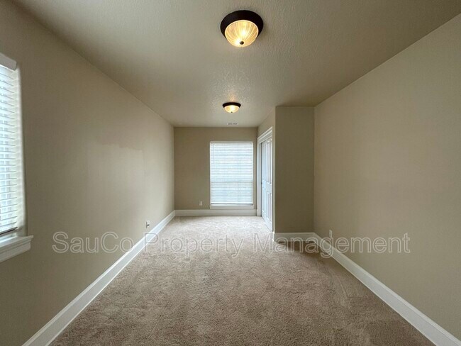 Building Photo - 12766 NW Bayonne Ln