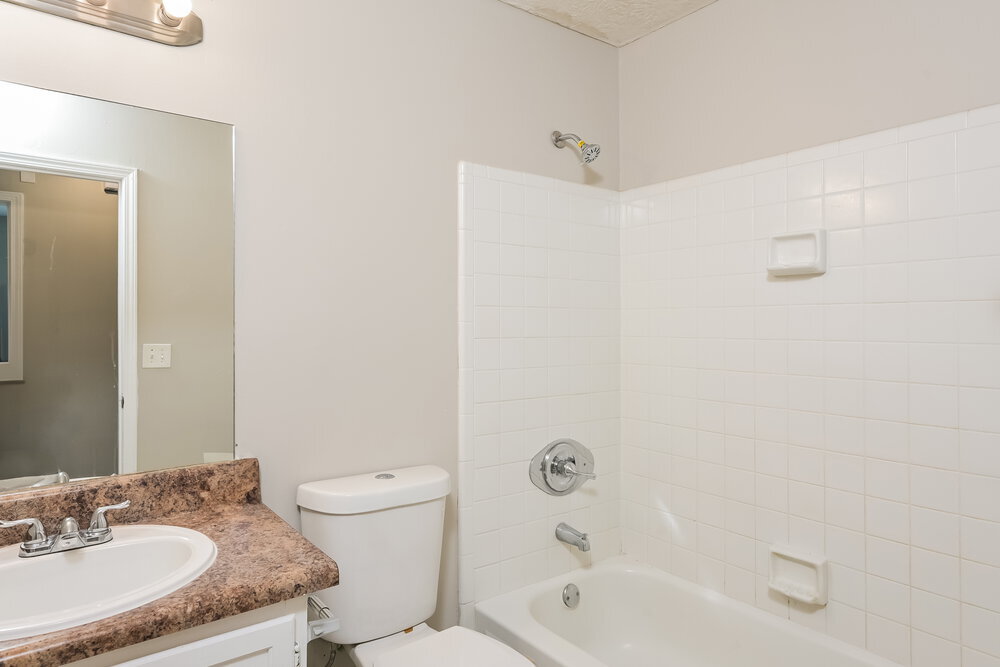 Building Photo - 2068 Lown Farm Ln