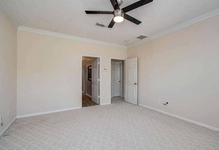 Building Photo - 1230 Blue Leaf Dr