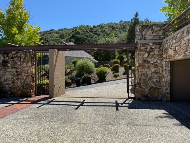 Building Photo - Pleasanton 4 bed / 4 bath Ultra-Private 1.3-Acre Sanctuary with Panoramic Views, pool and spa