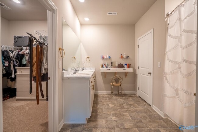 Building Photo - 117 Red Fox Wy