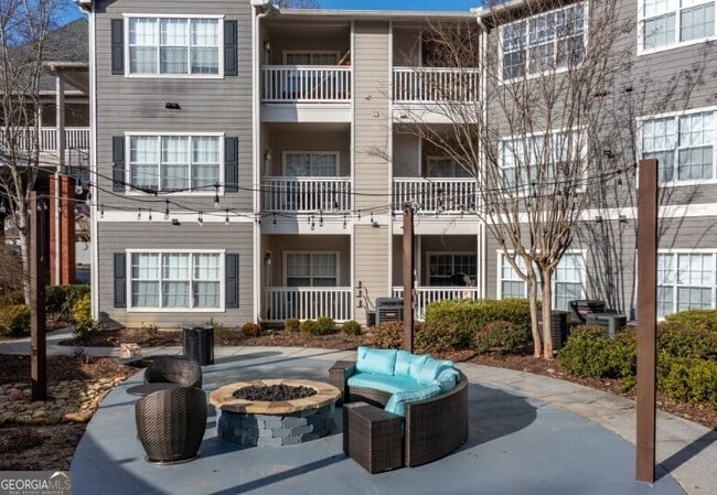 Building Photo - 1970 Peachford Rd