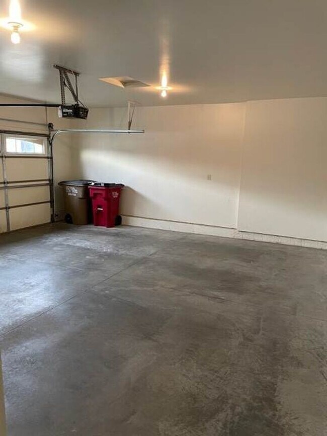 Building Photo - Spacious 2 Bedroom Grand Arbor Twin Home with Multiple Outdoor Spaces