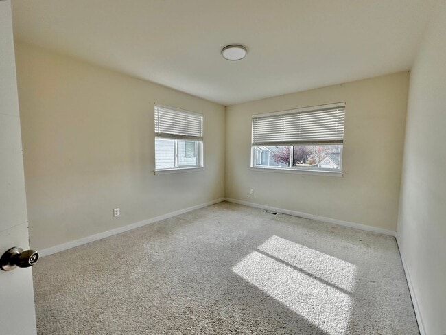 Building Photo - Stylish 4BR | 3BA Home with Den, Fenced Ba...