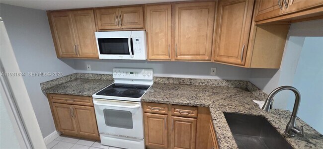 Building Photo - 10006 NW 6th St