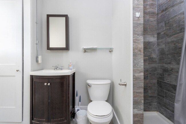 Building Photo - 304 Power St