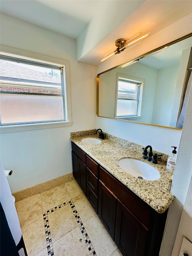 Building Photo - 4913 Nina Lee Ln