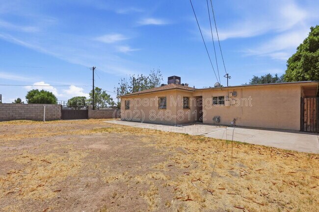 Building Photo - 6701 N 33rd Ave