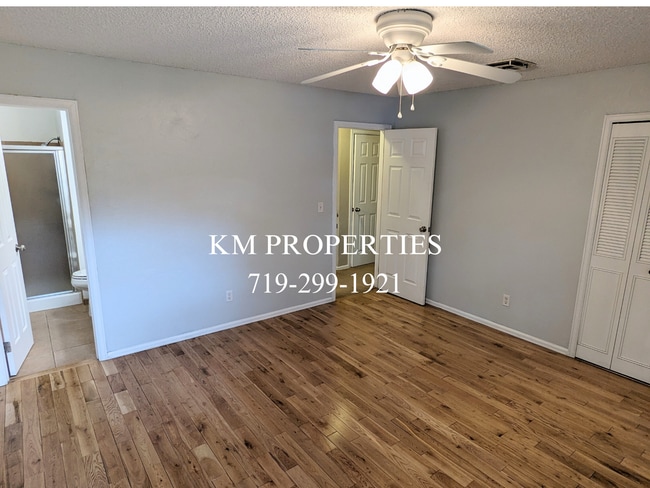 Building Photo - 12 Chicory Ct