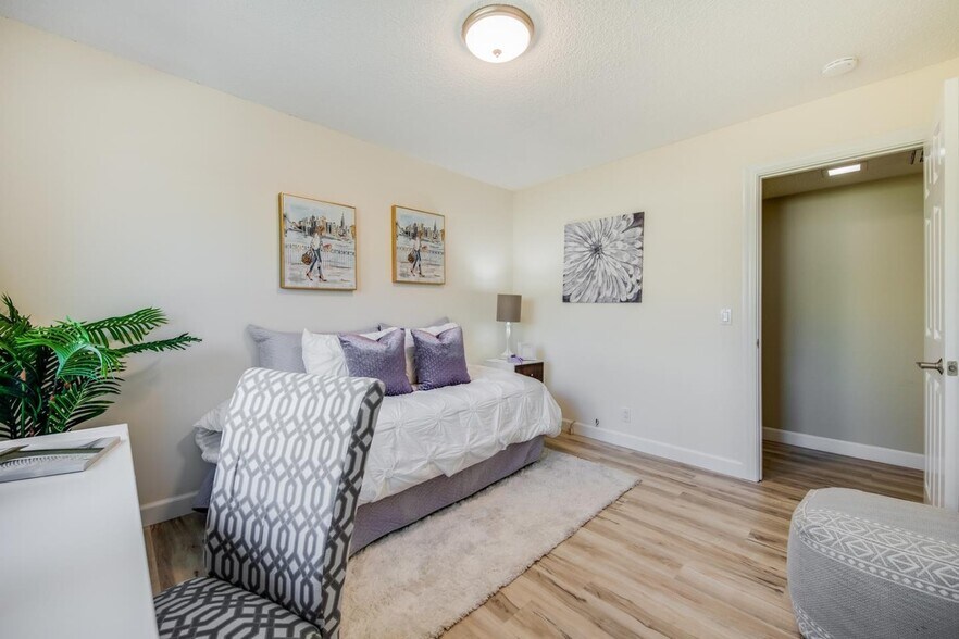 Building Photo - 934 Goodwin Ave