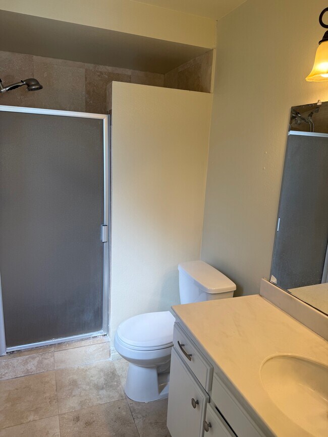 Building Photo - 440 W Santa Barbara St