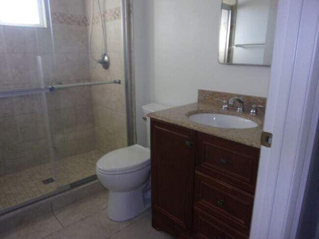 Building Photo - 178 Rainier Cir