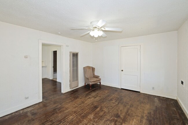 Building Photo - 310 S Prospect St