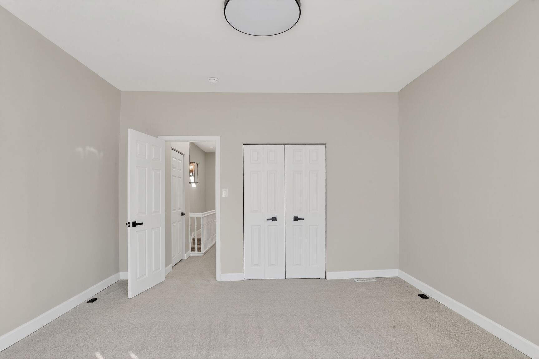 Building Photo - 2102 W Saratoga St