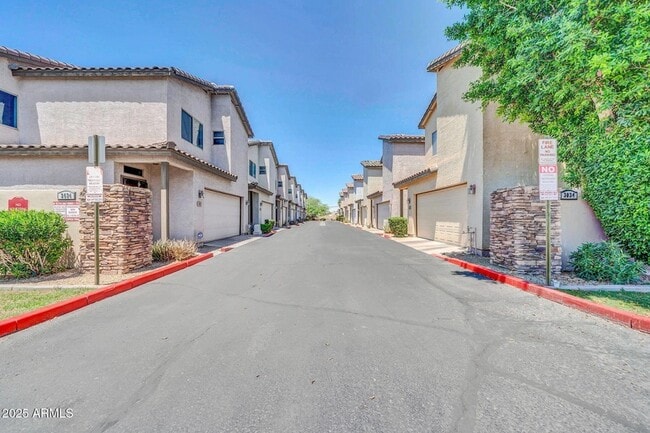 Building Photo - 3034 N 39th St