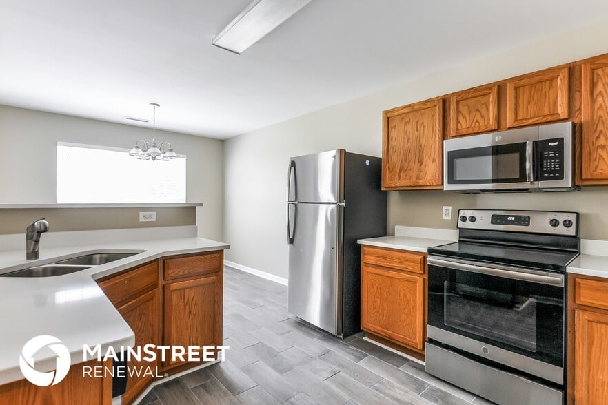 Building Photo - 5516 Landreaux Dr