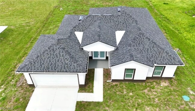 Building Photo - 825 Porter St E