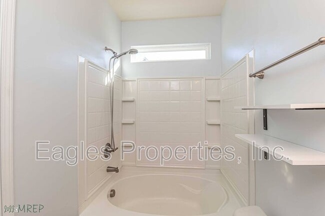 Building Photo - 207 Timberline Oak Dr