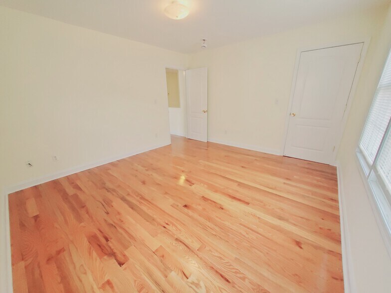 Building Photo - 35 Woodrow St