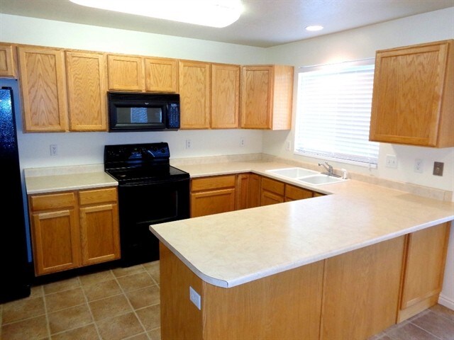 Building Photo - 358 Stamford Dr