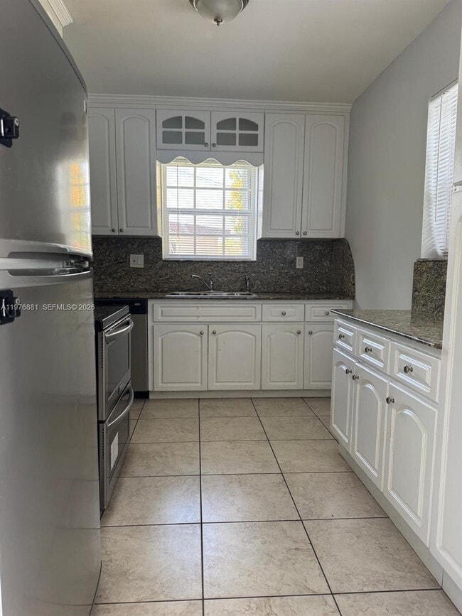 Building Photo - 16981 NE 8th Ct