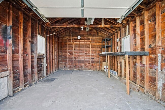 Building Photo - UPDATED 2bed 1bath in Bethany