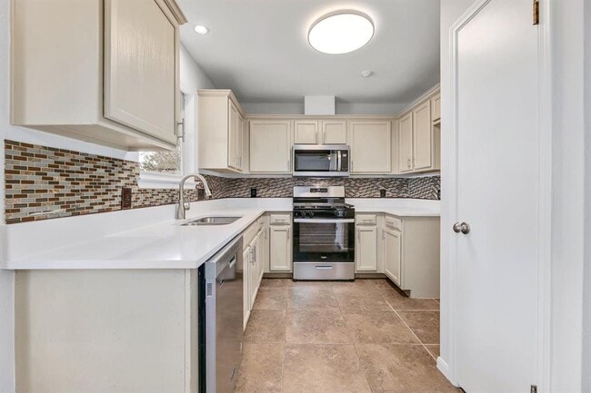 Building Photo - 214 Crystal Knoll Blvd