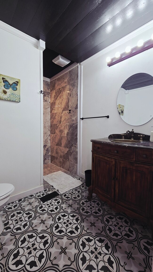 Building Photo - 13333 W Main St