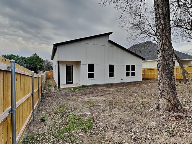 Building Photo - Brand New Modern Luxury with Soaring Ceilings & Designer Finishes! ***Limited-Time Offer: 1 Month...