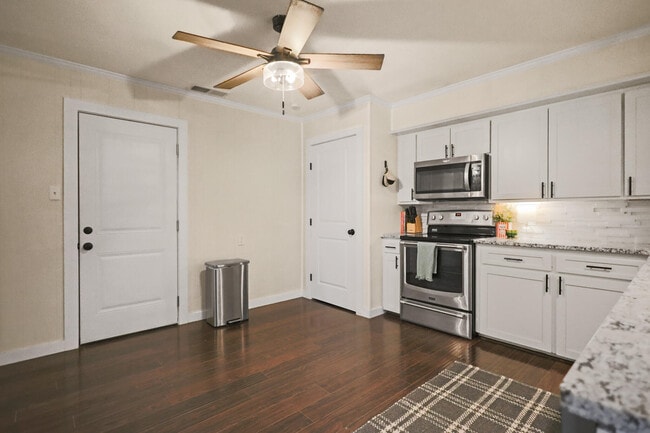 Building Photo - 4302 42nd St