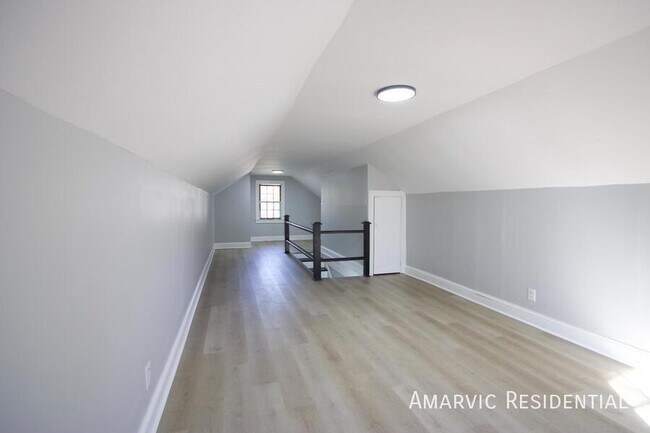 Building Photo - 1602 Waverly Ave