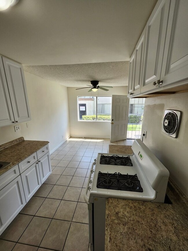 Building Photo - 438 Silverwood Ave
