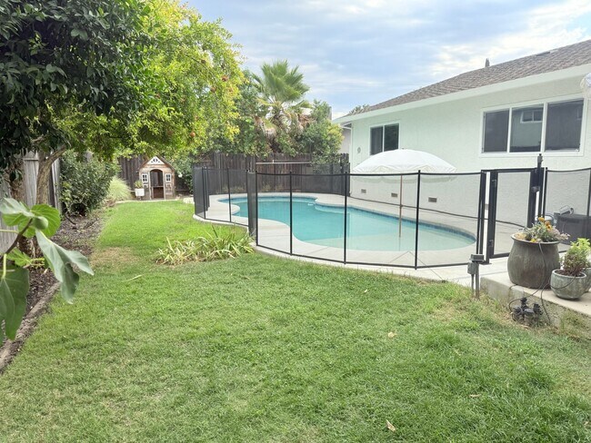 Building Photo - 1511 Dana Way