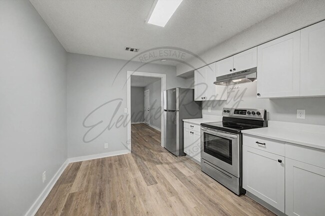 Building Photo - Two Bedroom Ranch in North Nashville - 1/2 Off First Months Rent!