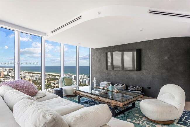 Building Photo - 1000 South Pointe Dr