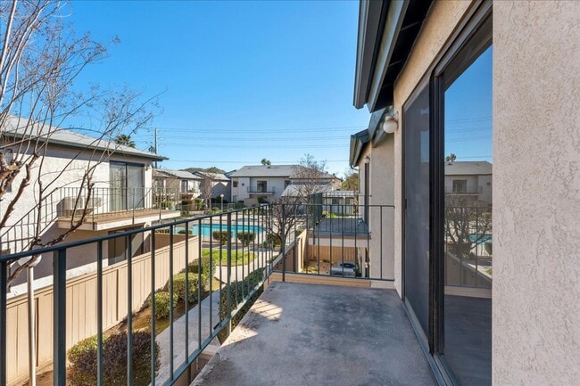 Building Photo - Parkview Palms
