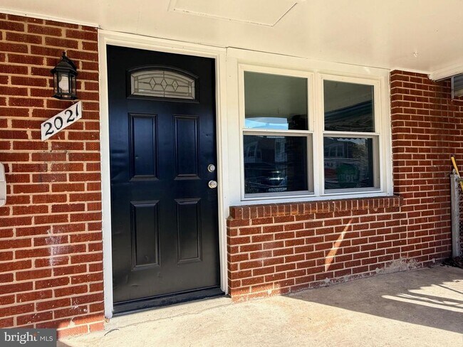 Building Photo - 2021 Kelmore Rd