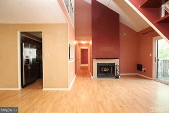 Building Photo - 818 Ravens Crest Dr