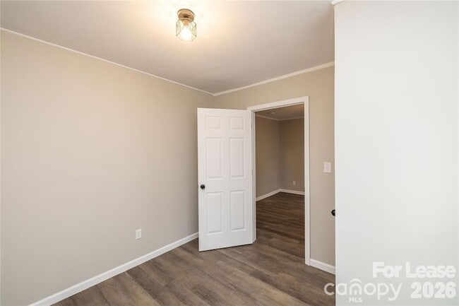 Building Photo - 629 Colston St