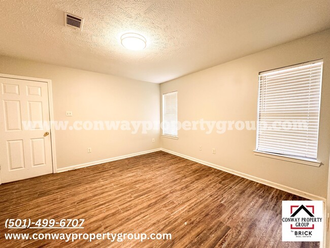 Building Photo - 1440 Pyramid Dr