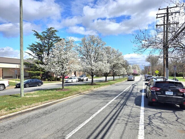 Building Photo - 6620 Boulevard View