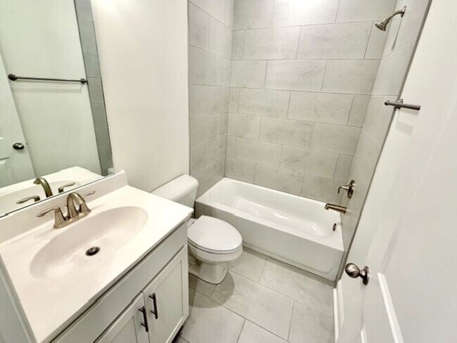 Building Photo - Now Leasing a Brand New 5-Bedroom 3 Bath Home in Oakland