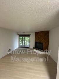 Building Photo - 203 E Arbor Ave