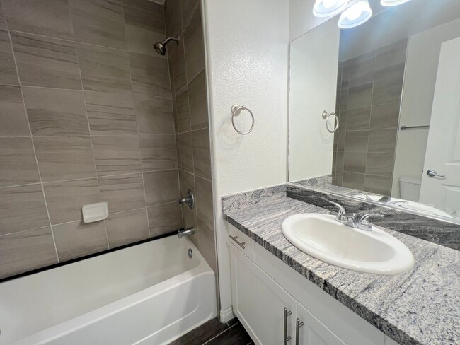 Building Photo - 4 Bedroom townhome available now in Cypress